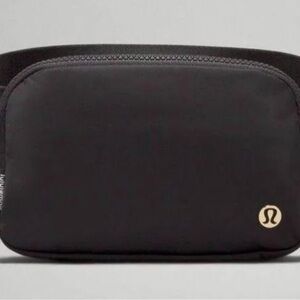 lululemon black & gold everywhere belt bag